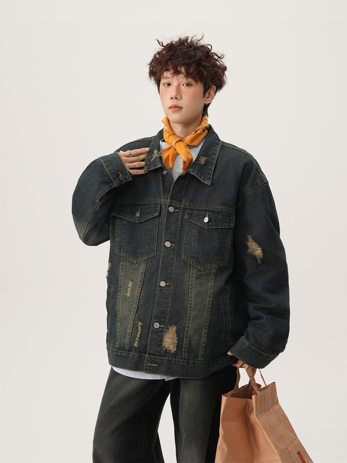 แจ็คเก็ตยีนส์ขาดสไตล์อเมริกัน  - Denim Jacket Vintage บทวิจารณ์และราคา