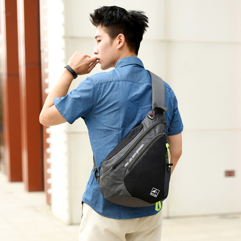 กระเป๋าคาดอกกันน้ำสำหรับผู้ชาย - Crossbody Bag Men บทวิจารณ์และราคา