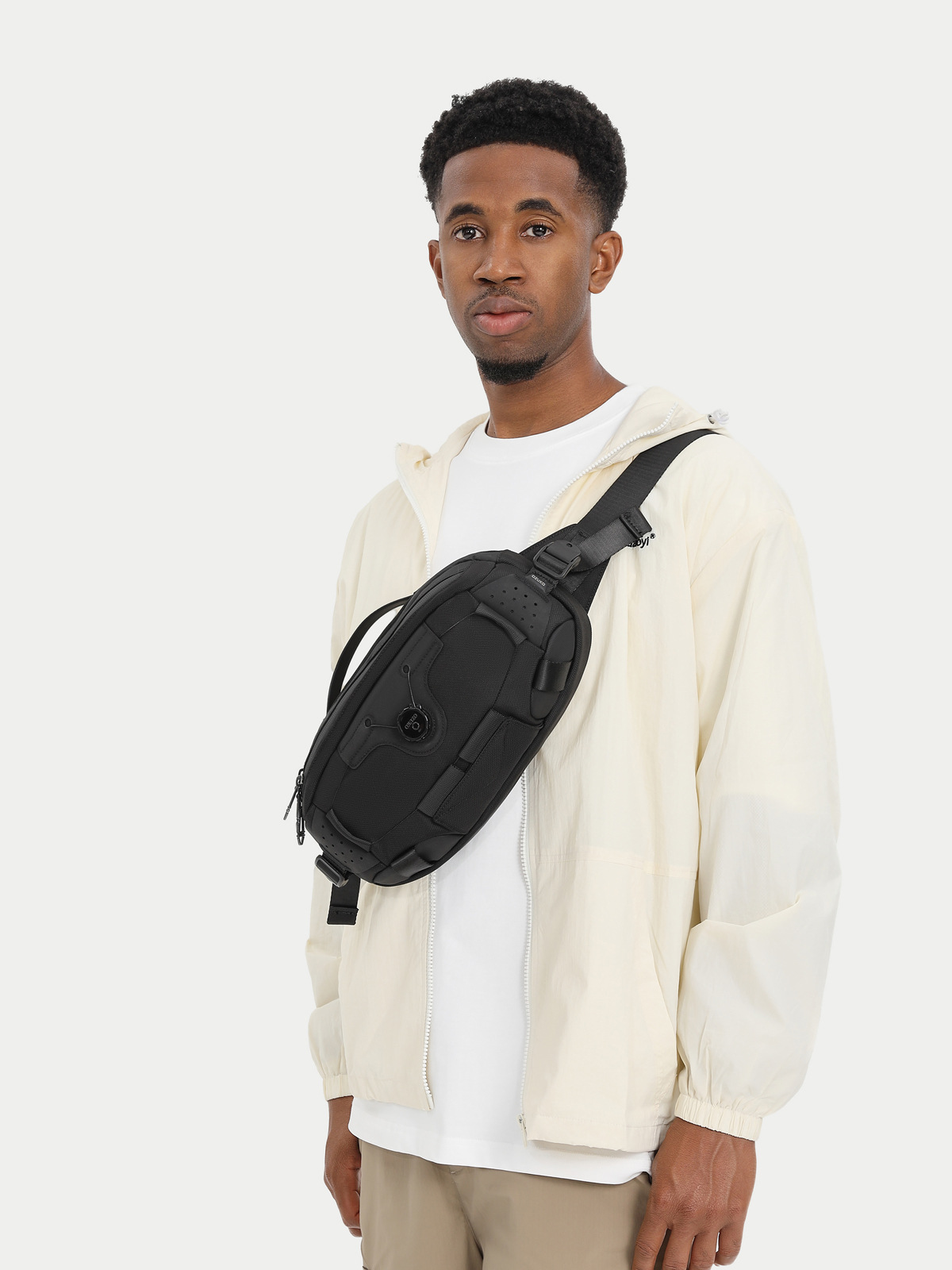 OZUKO กระเป๋าคาดหน้าอกมัลติฟัง - Crossbody Bag Men บทวิจารณ์และราคา